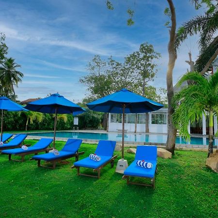 Diya Dahara Lake Resort Yala Exteriér fotografie