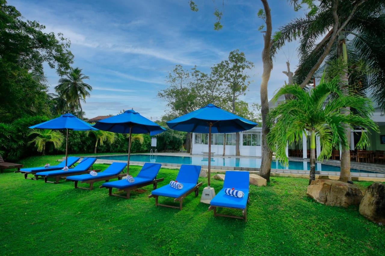 Diya Dahara Lake Resort Yala Exteriér fotografie