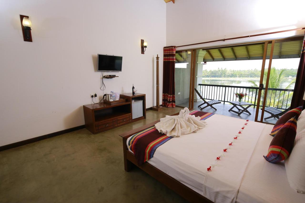 Diya Dahara Lake Resort Yala Exteriér fotografie