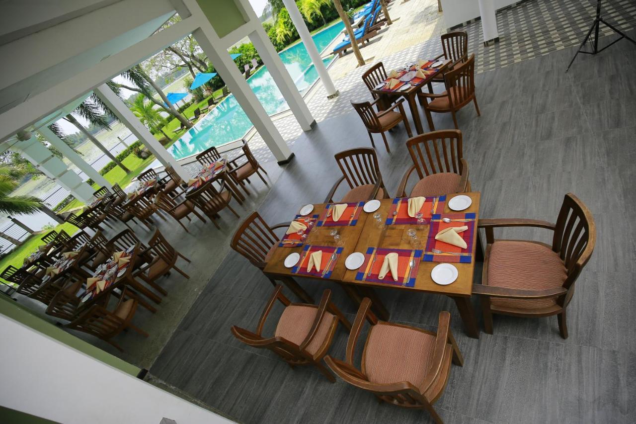 Diya Dahara Lake Resort Yala Exteriér fotografie