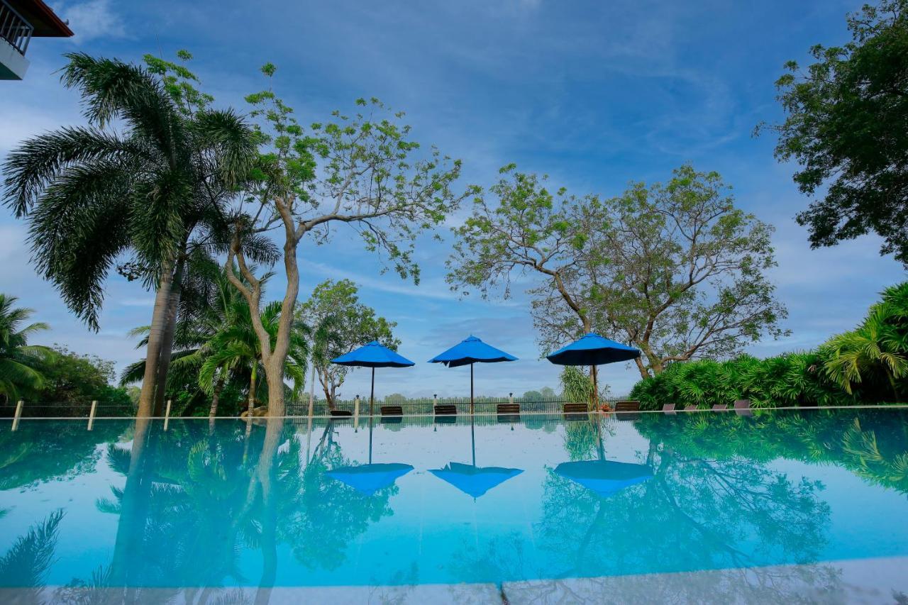 Diya Dahara Lake Resort Yala Exteriér fotografie