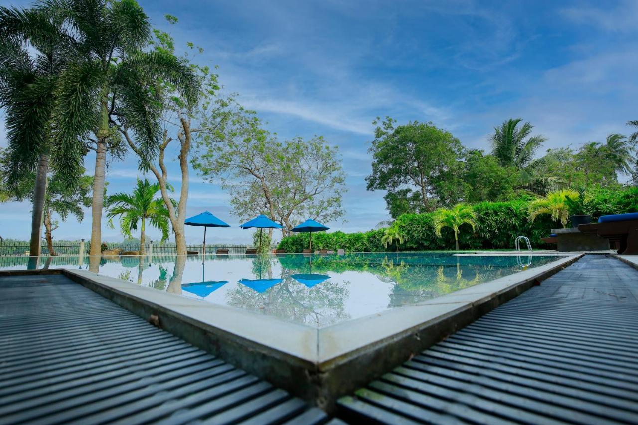 Diya Dahara Lake Resort Yala Exteriér fotografie