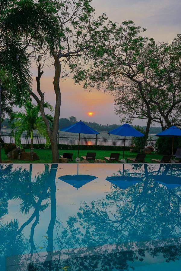 Diya Dahara Lake Resort Yala Exteriér fotografie