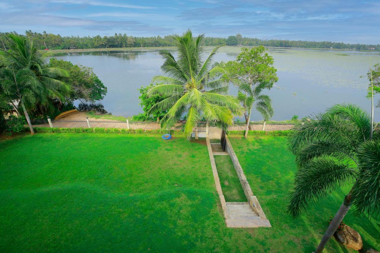Diya Dahara Lake Resort Yala Exteriér fotografie