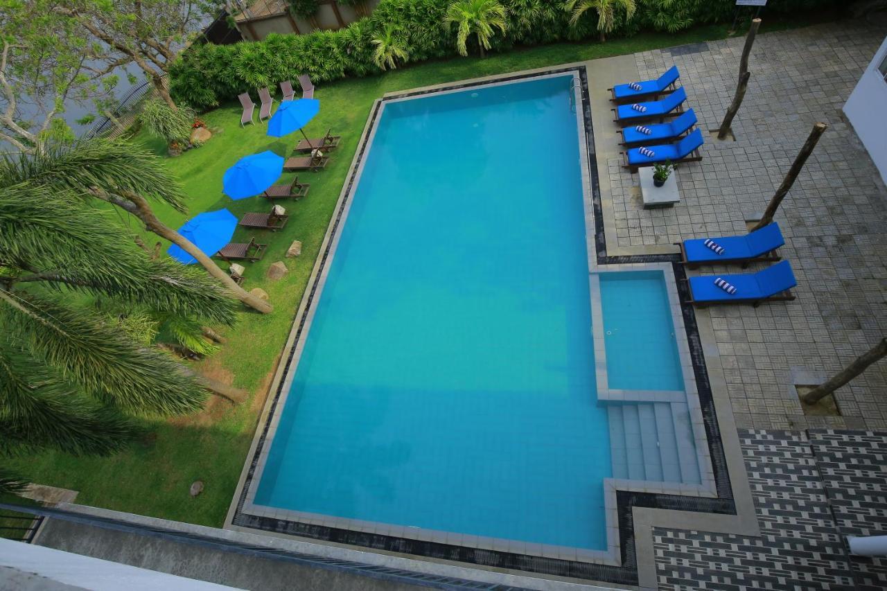 Diya Dahara Lake Resort Yala Exteriér fotografie