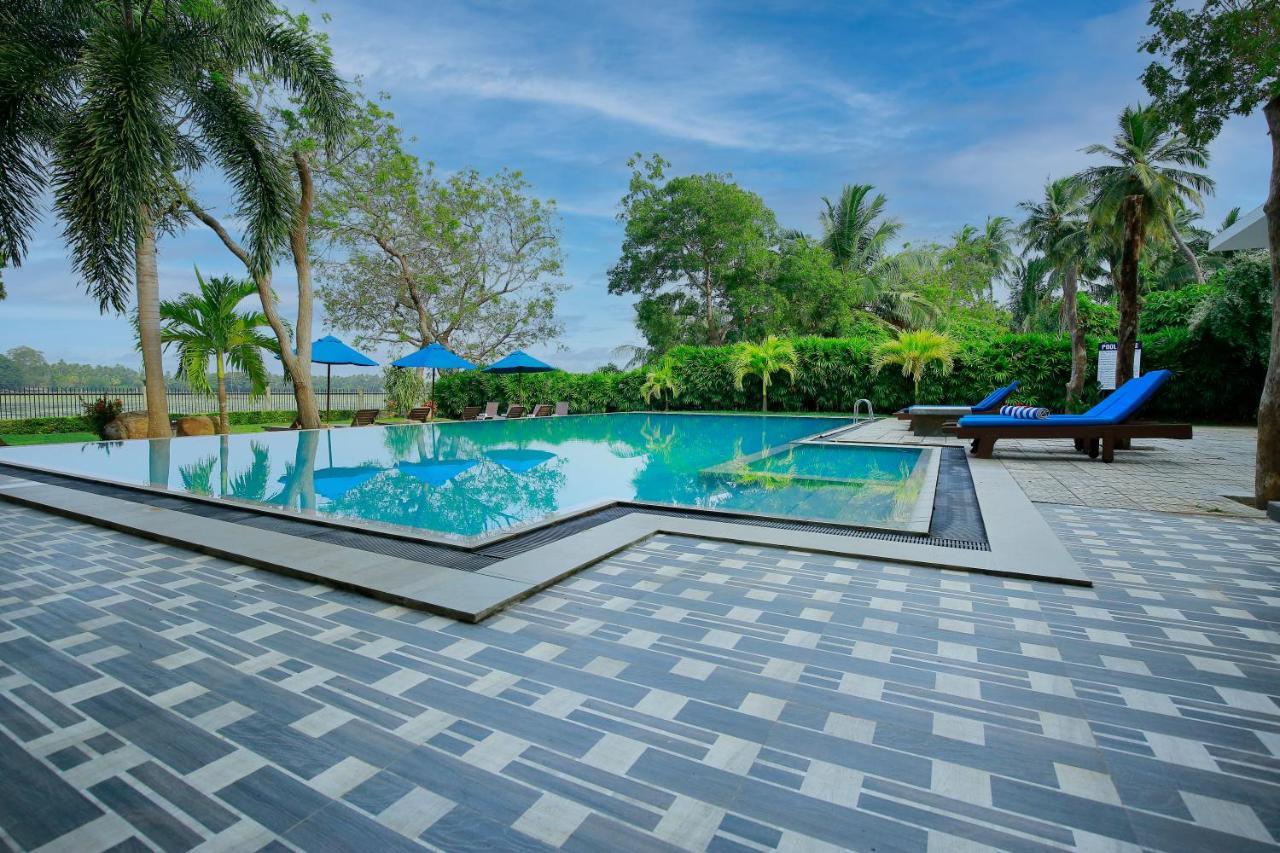Diya Dahara Lake Resort Yala Exteriér fotografie