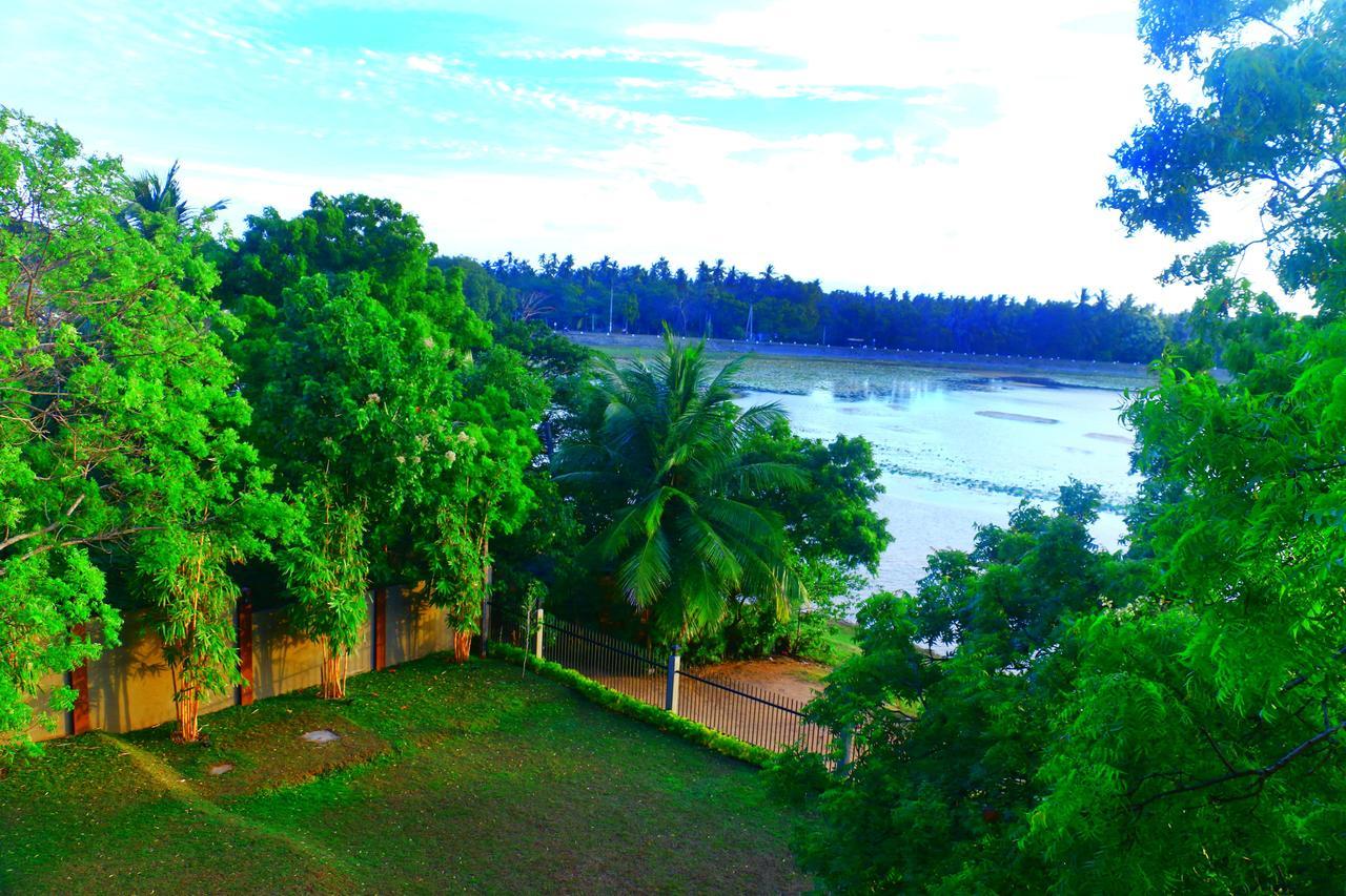 Diya Dahara Lake Resort Yala Exteriér fotografie