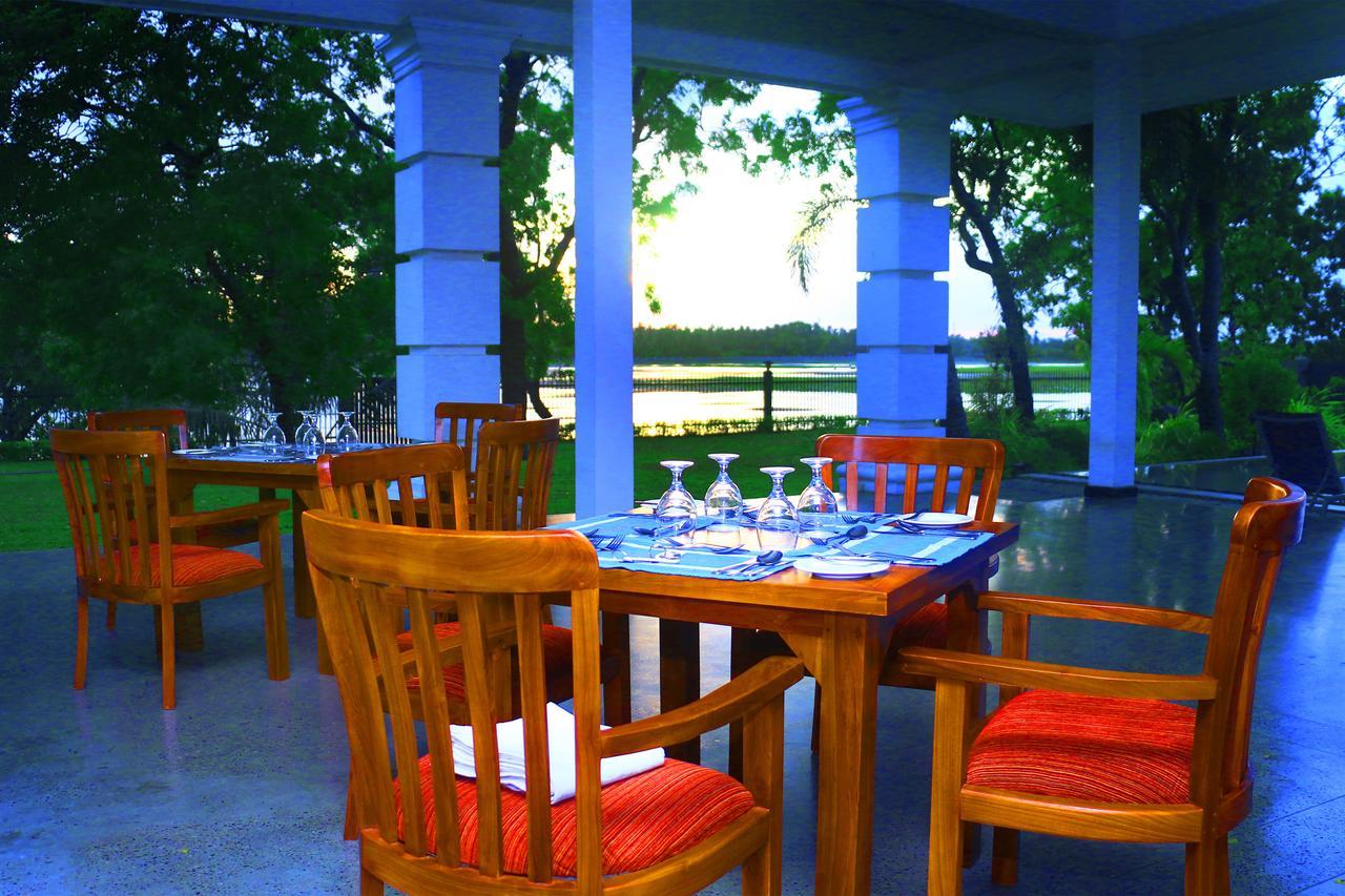 Diya Dahara Lake Resort Yala Exteriér fotografie