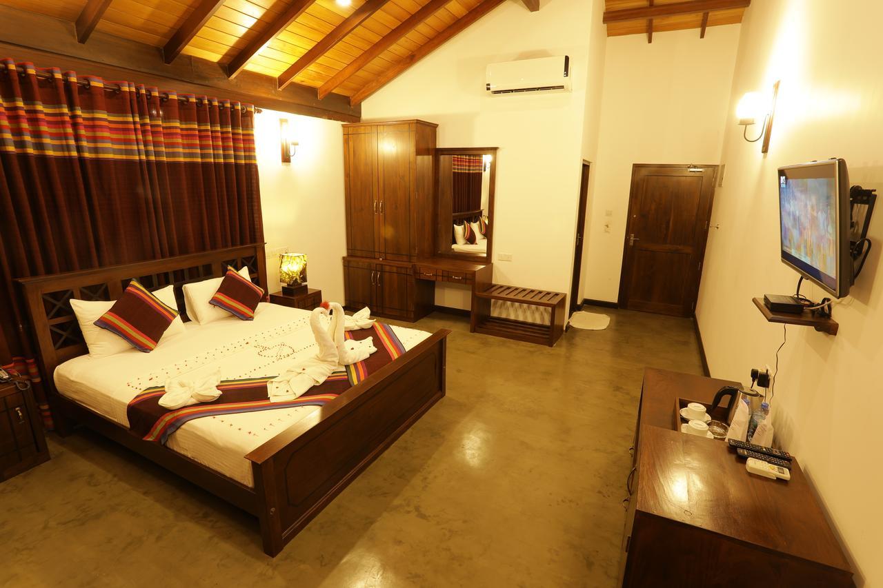 Diya Dahara Lake Resort Yala Exteriér fotografie