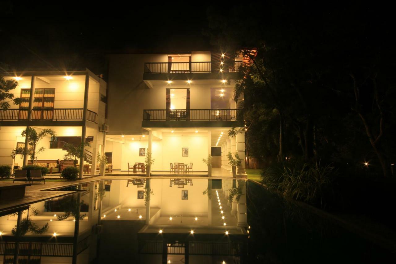 Diya Dahara Lake Resort Yala Exteriér fotografie