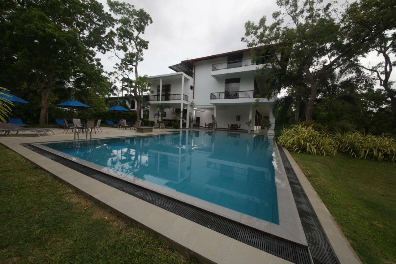 Diya Dahara Lake Resort Yala Exteriér fotografie